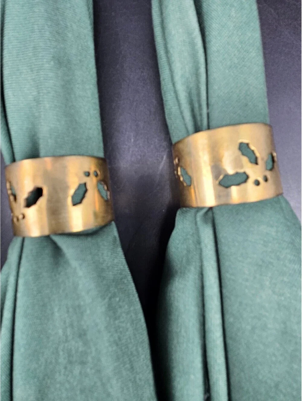 4 Vintage Brass Holly Napkin Rings and 4 Green Napkins